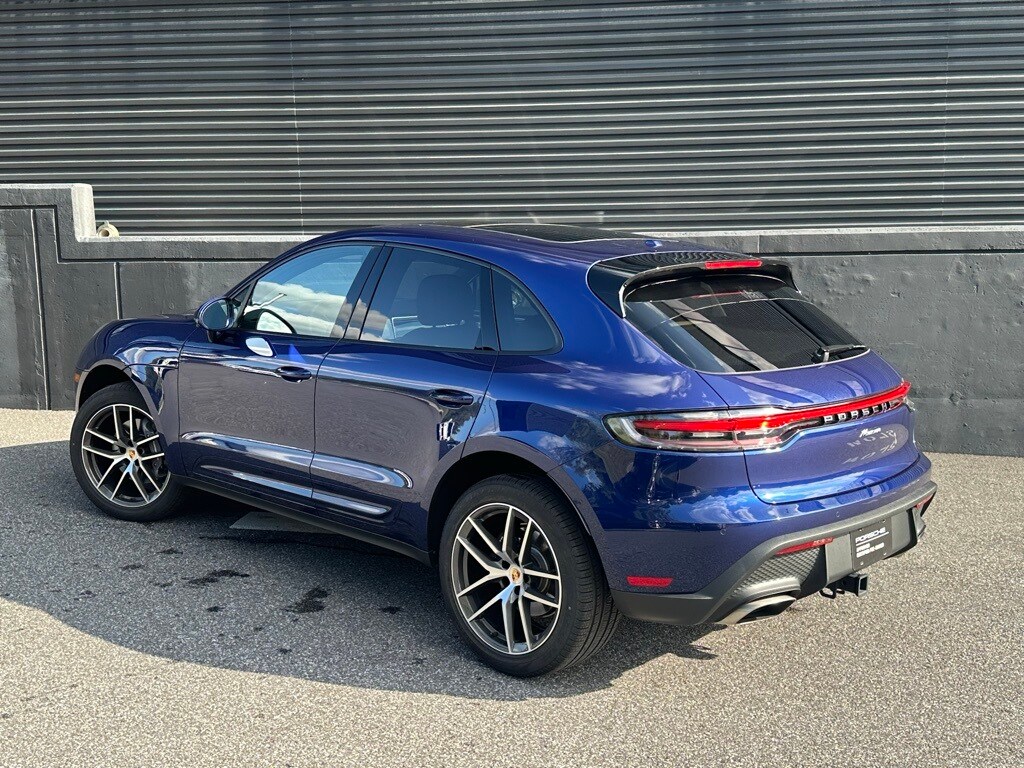 2025 Porsche Macan S photo 3