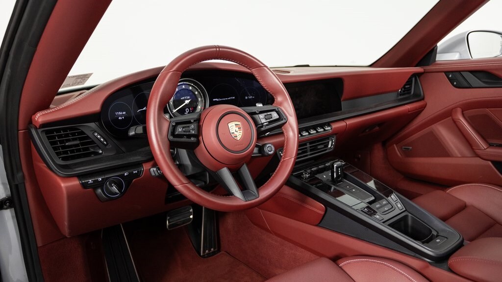 2023 Porsche 911 GTS Cabriolet photo 4
