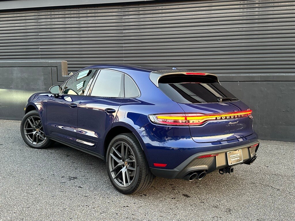 2024 Porsche Macan T photo 3