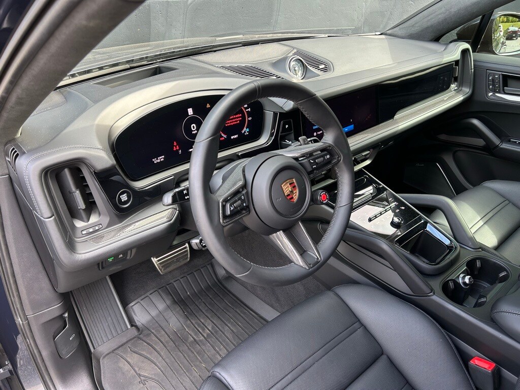 2025 Porsche Cayenne Coupe Turbo GT photo 4