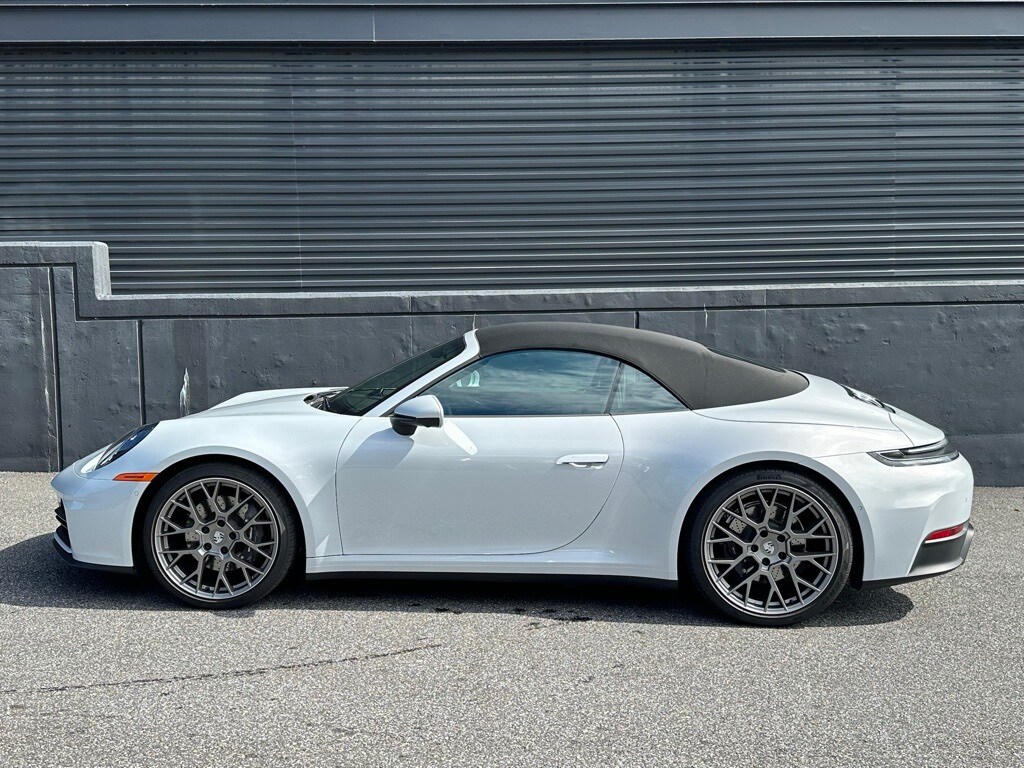 2025 Porsche 911 Cabriolet photo 2