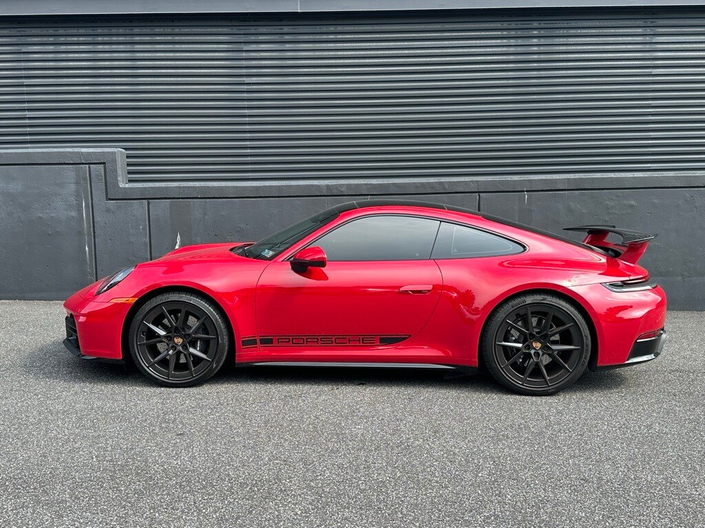 2025 Porsche 911 photo 2