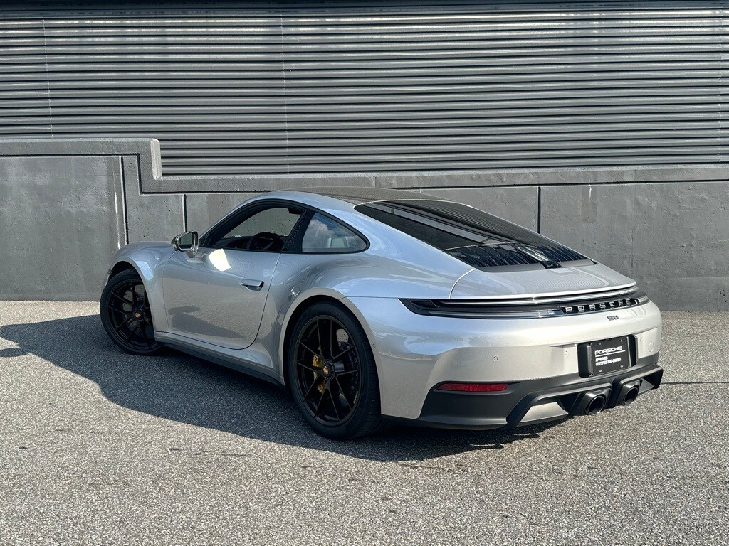2025 Porsche 911 4 GTS photo 3