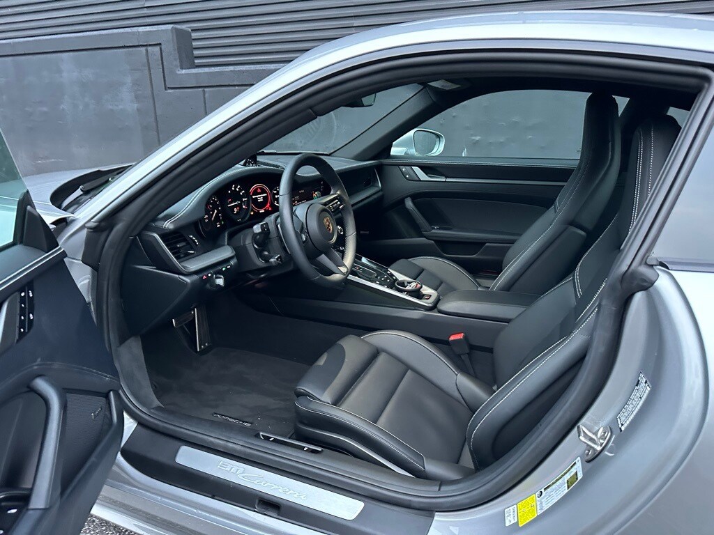 2024 Porsche 911 T 4 photo 4