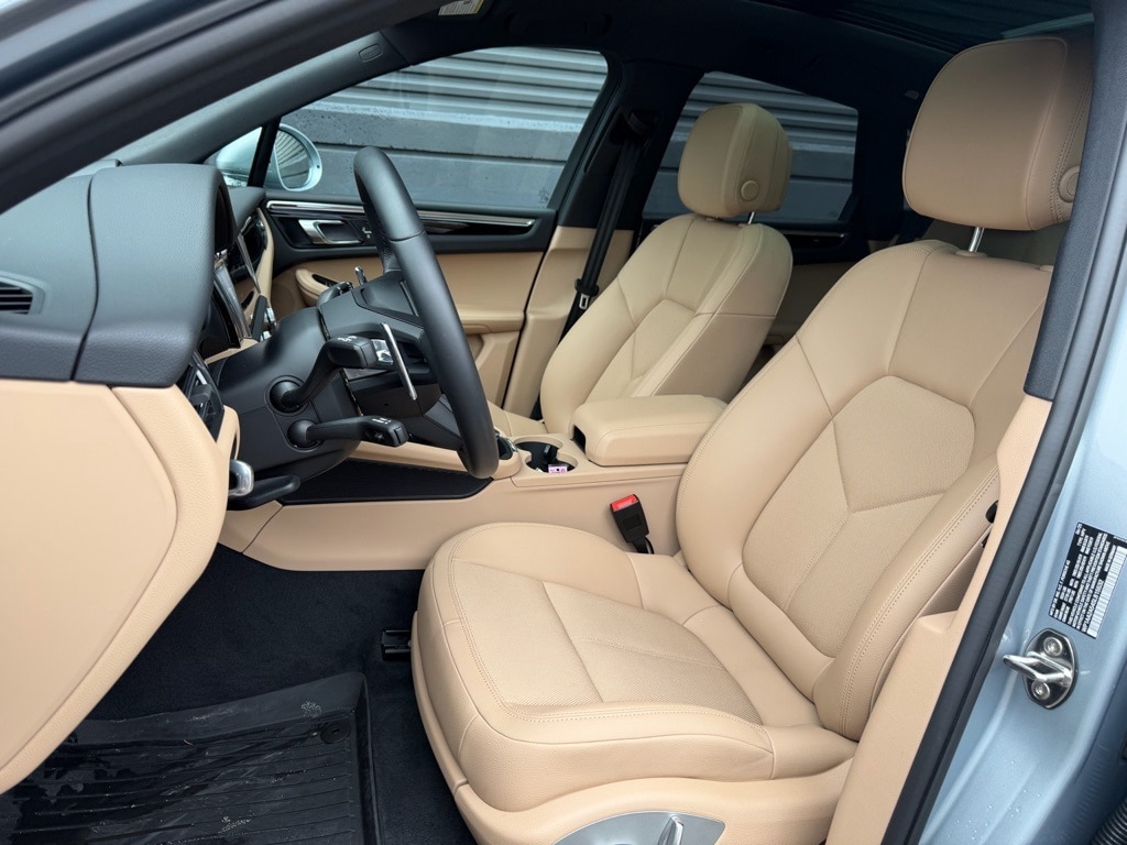 Certified 2025 Porsche Macan SUV