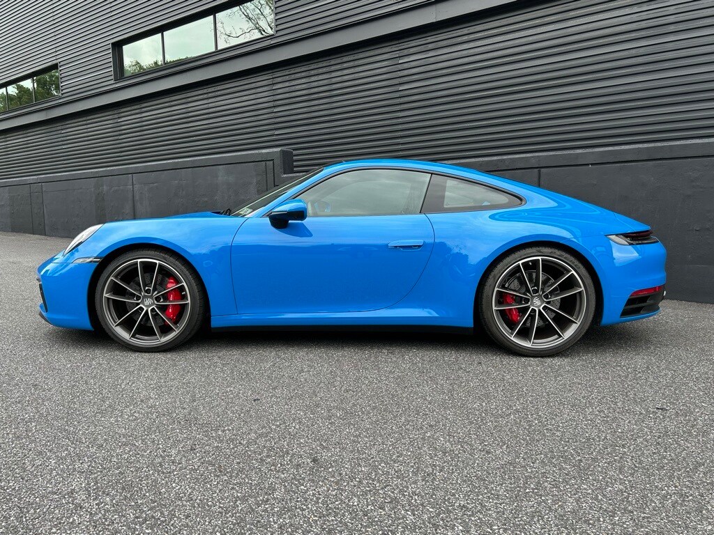 2022 Porsche 911 4S 4 GTS photo 2