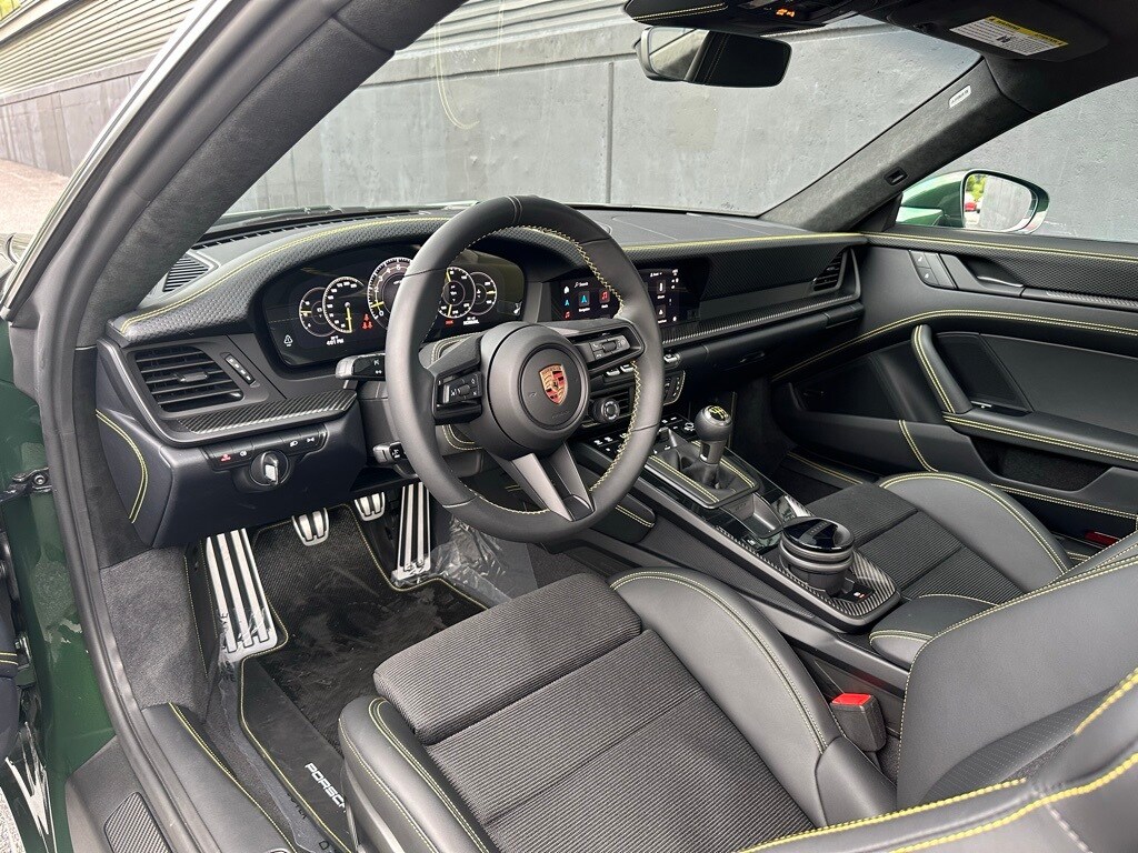 2025 Porsche 911 GT3 Touring photo 4