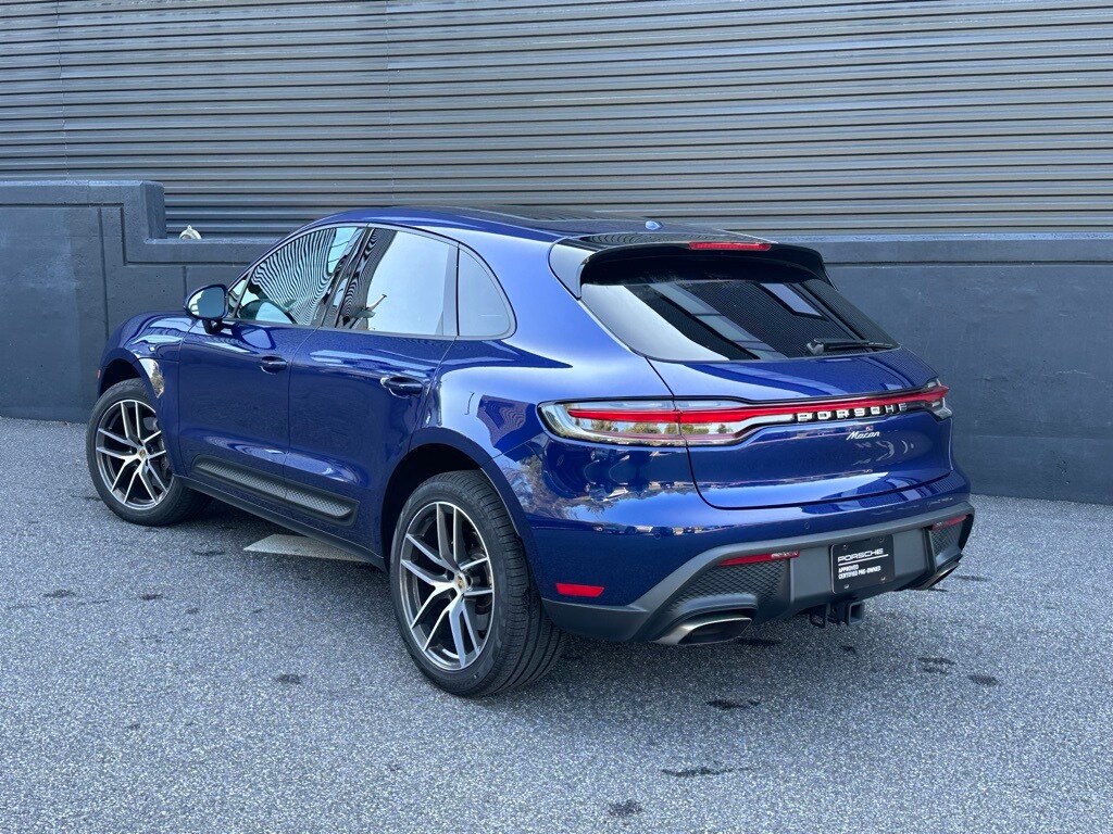 2025 Porsche Macan S photo 3