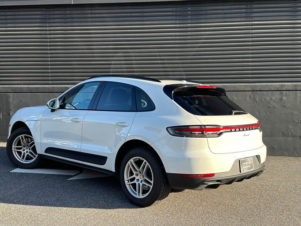 2020 Porsche Macan photo 3