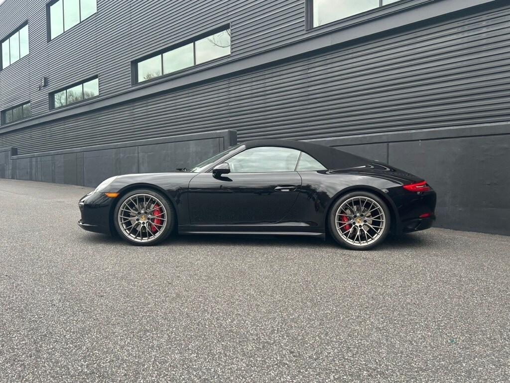2017 Porsche 911 4S photo 2