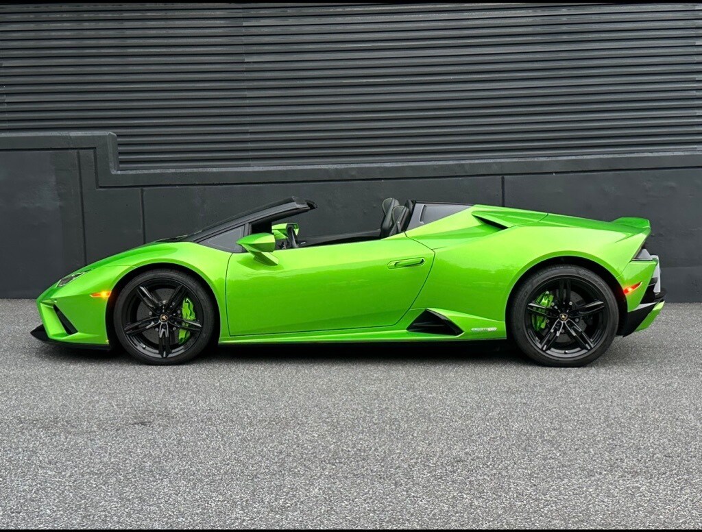 2021 Lamborghini Huracan Evo Spyder photo 2