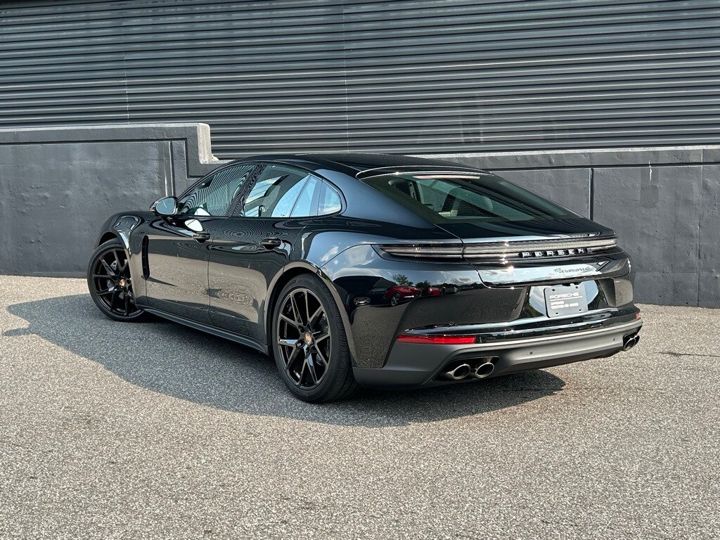 2025 Porsche Panamera 4 photo 3