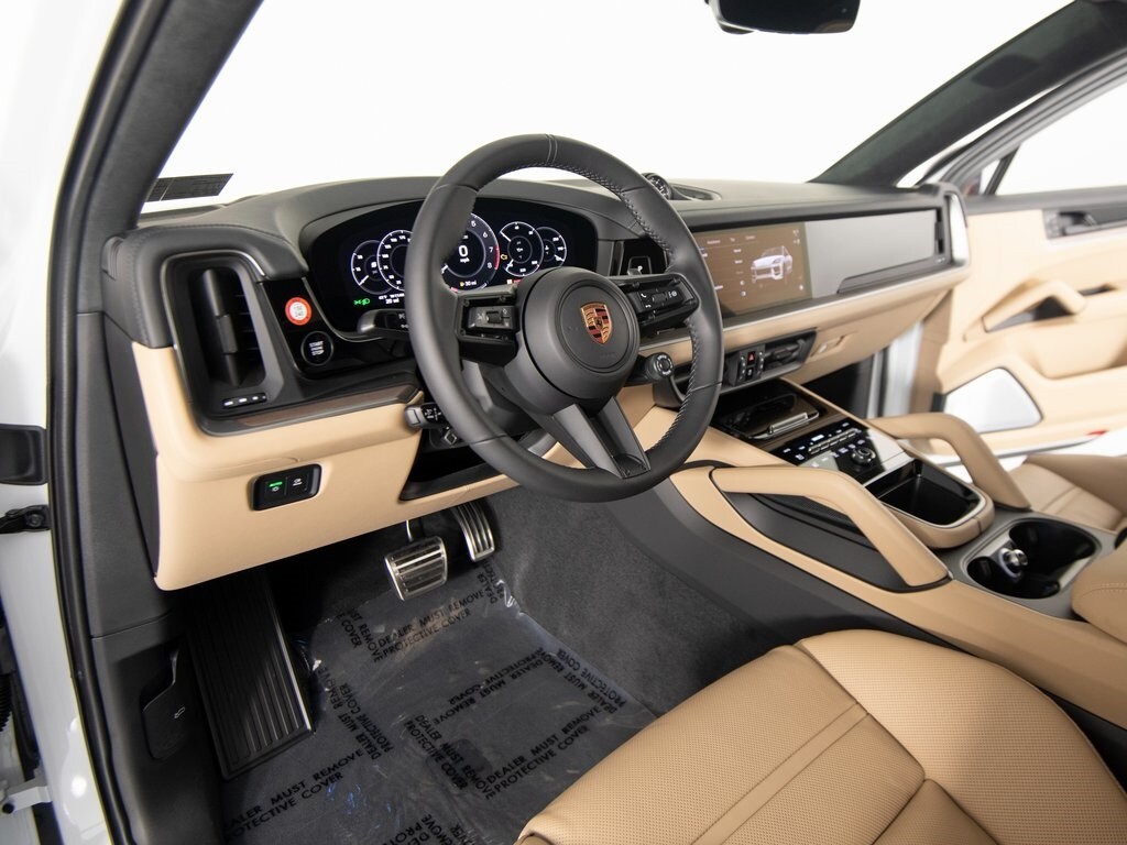 2026 Porsche Cayenne Coupe GTS photo 4