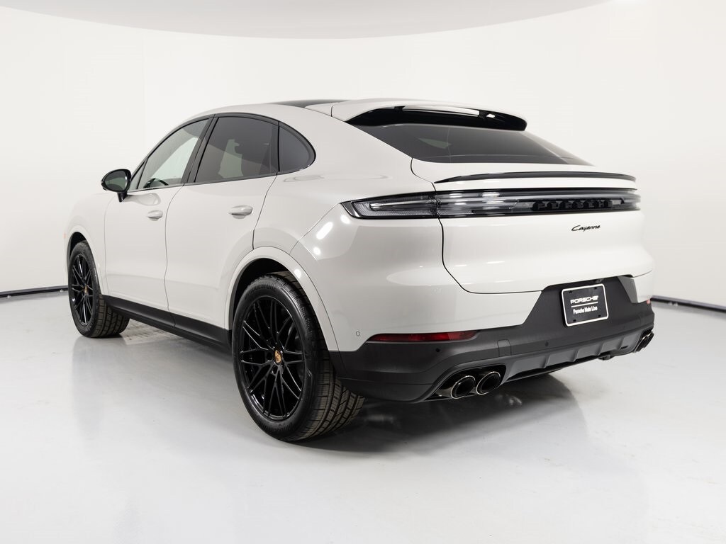 2025 Porsche Cayenne Coupe photo 3