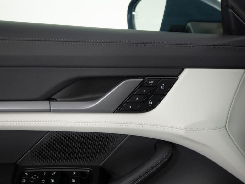 2026 Porsche Taycan Base - Photo 14