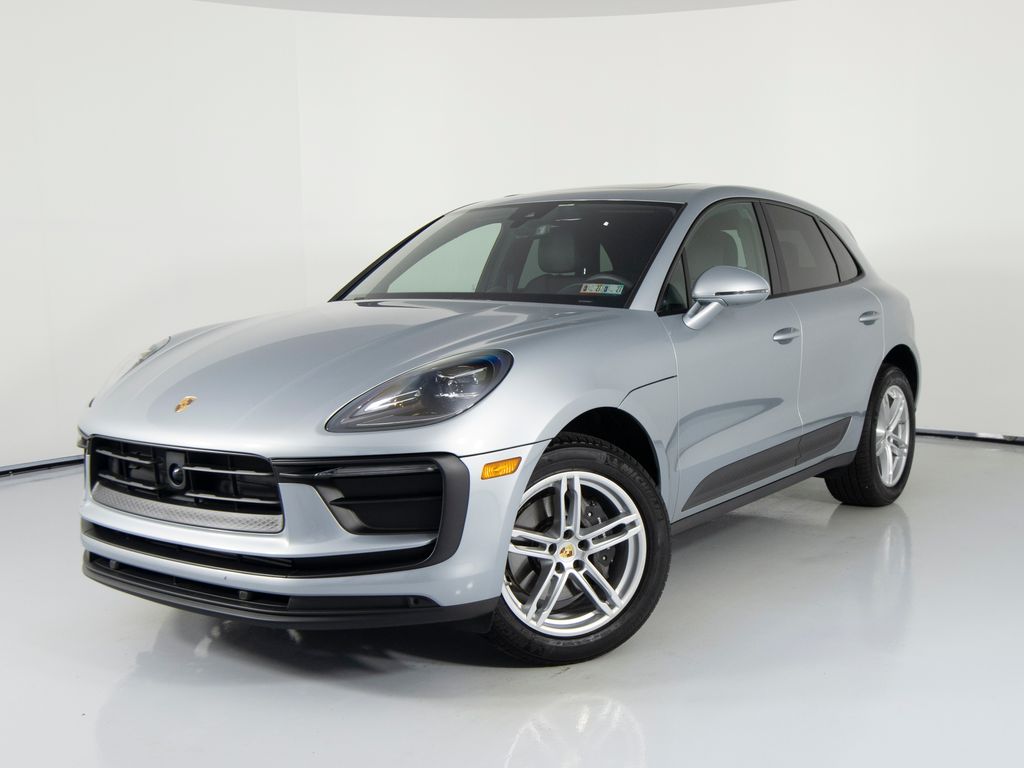 2025 Porsche Macan Base