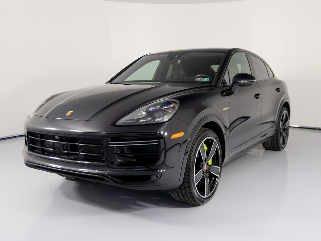 2020 Porsche Cayenne Turbo S E-Hybrid's photo