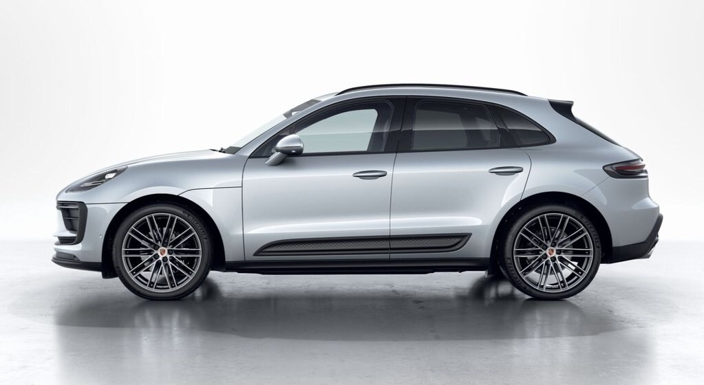 2026 Porsche Macan T photo 2