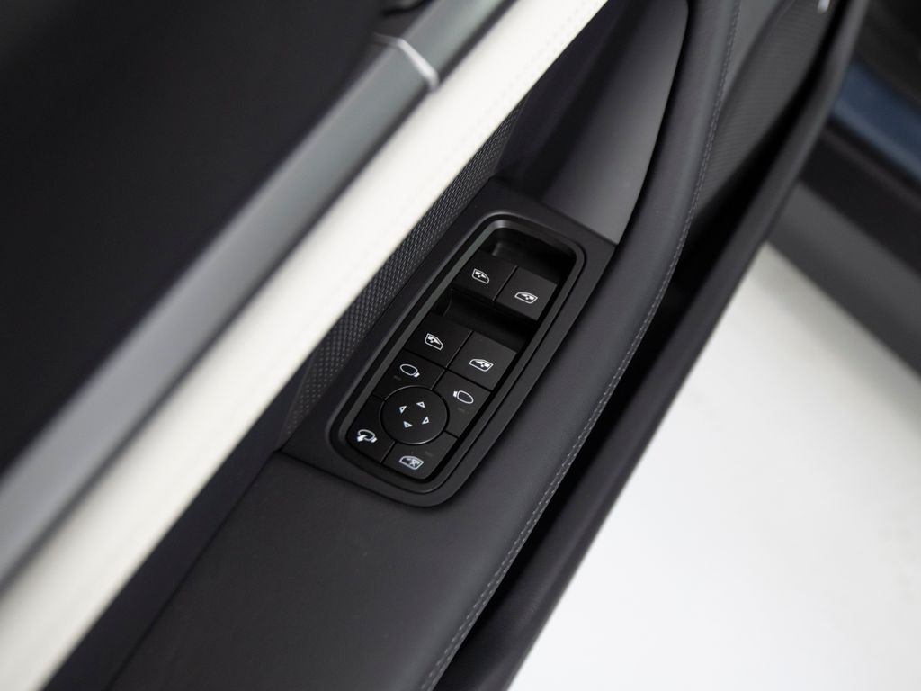 2026 Porsche Taycan Base - Photo 15
