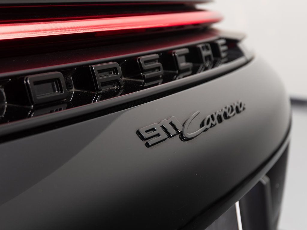 2025 Porsche 911 - Photo 36