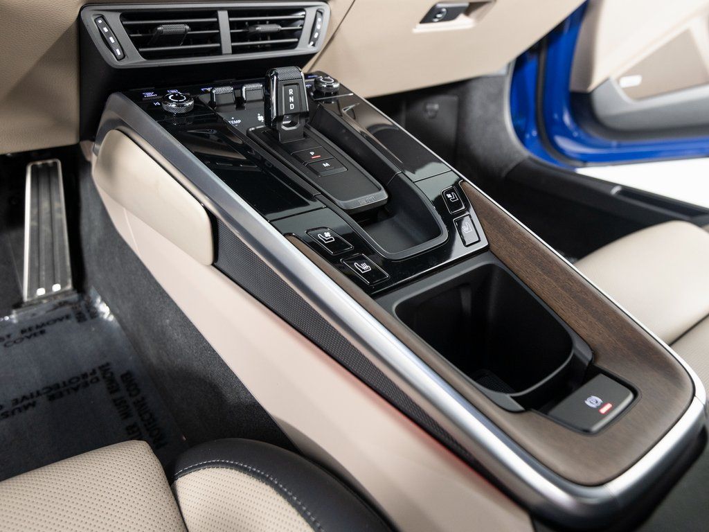 2025 Porsche 911 - Photo 40