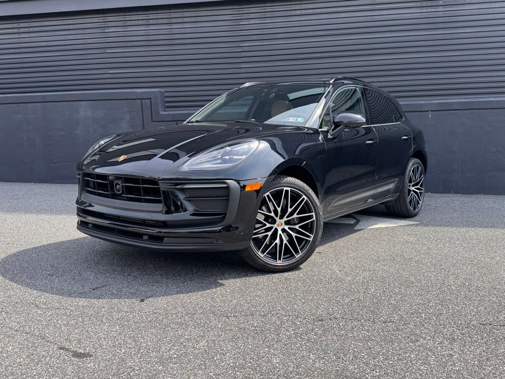 2024 Porsche Macan -'s photo