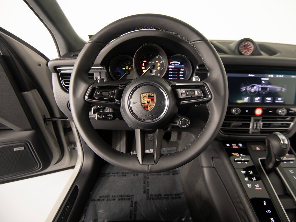 2026 Porsche Macan GTS - Photo 17