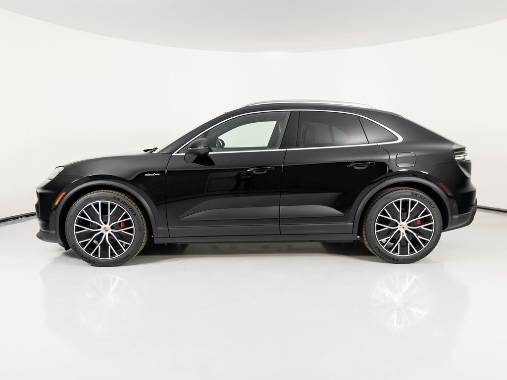 2025 Porsche Macan Electric photo 2