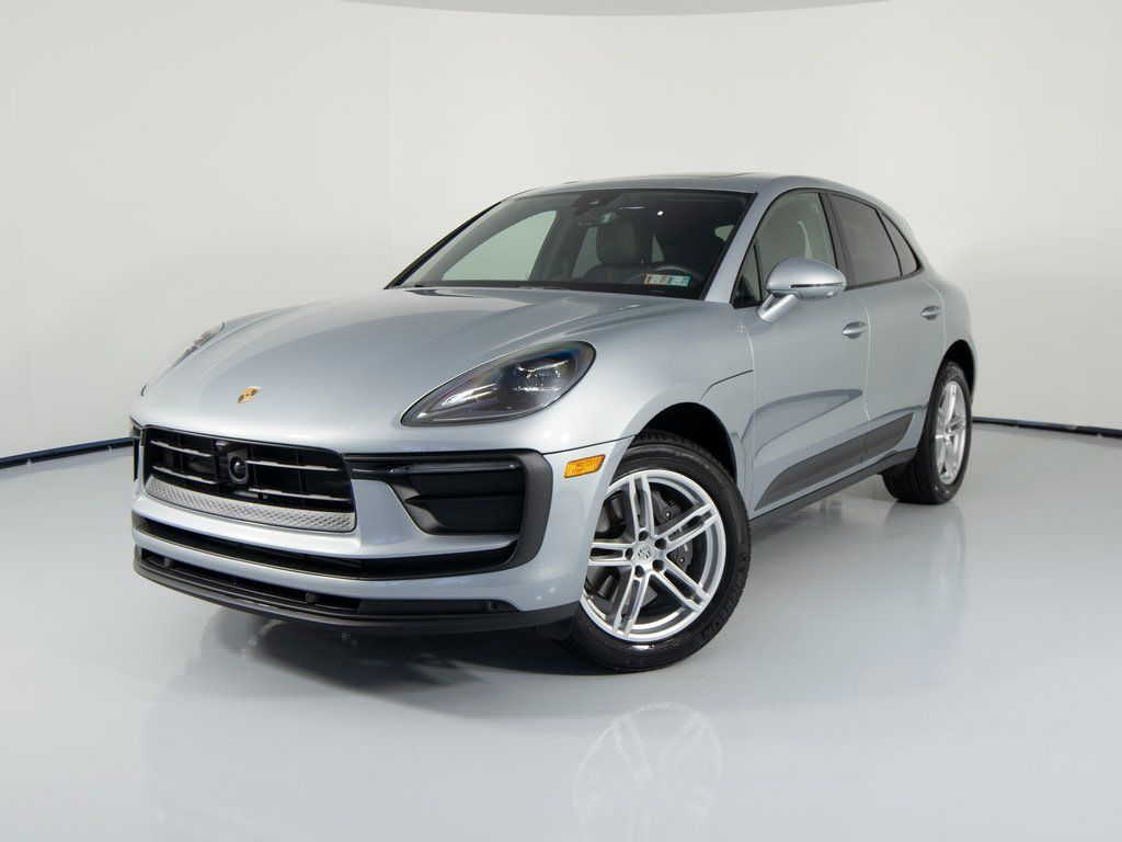2025 Porsche Macan's photo