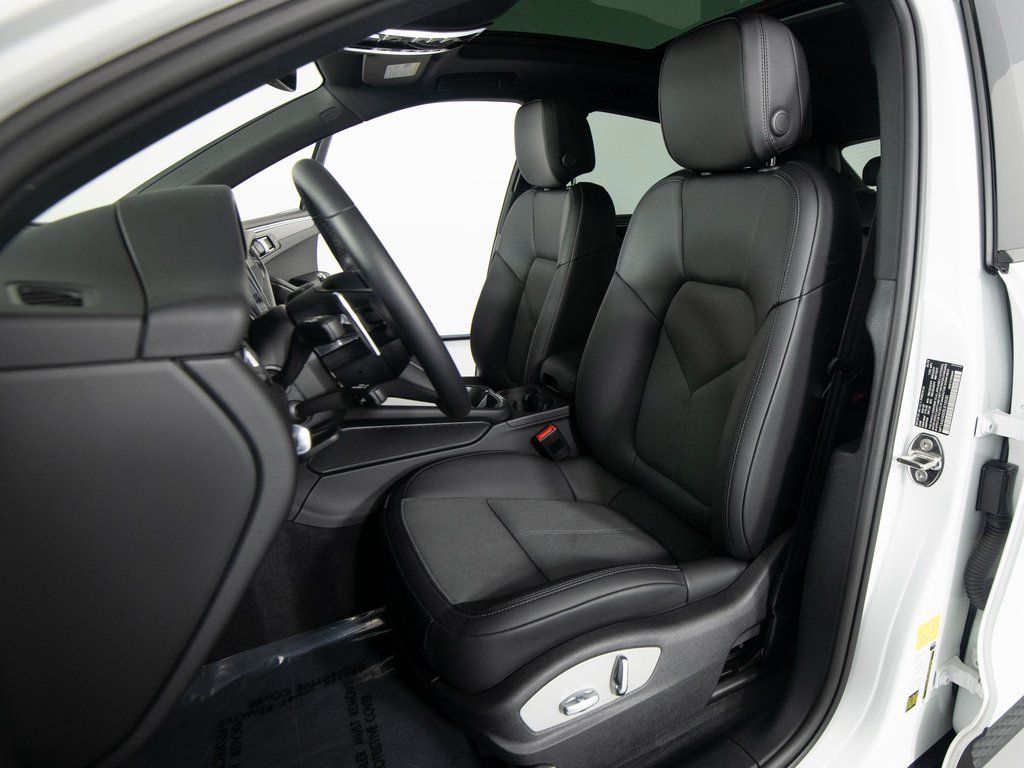 Certified 2025 Porsche Macan SUV