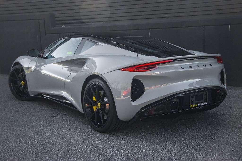 2024 Lotus Emira First Edition photo 3