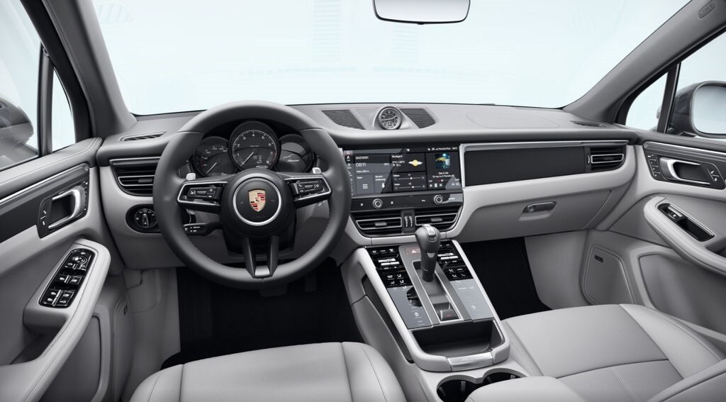 2026 Porsche Macan T photo 4