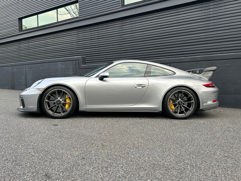 2018 Porsche 911 GT3 photo 2