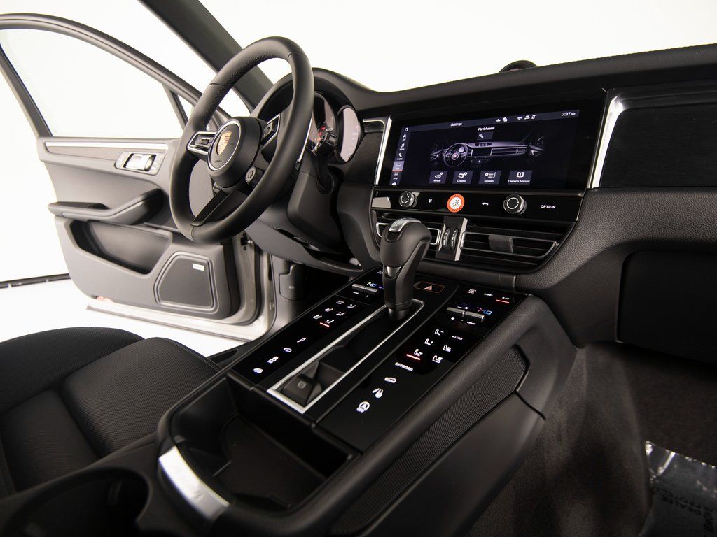2026 Porsche Macan GTS - Photo 29