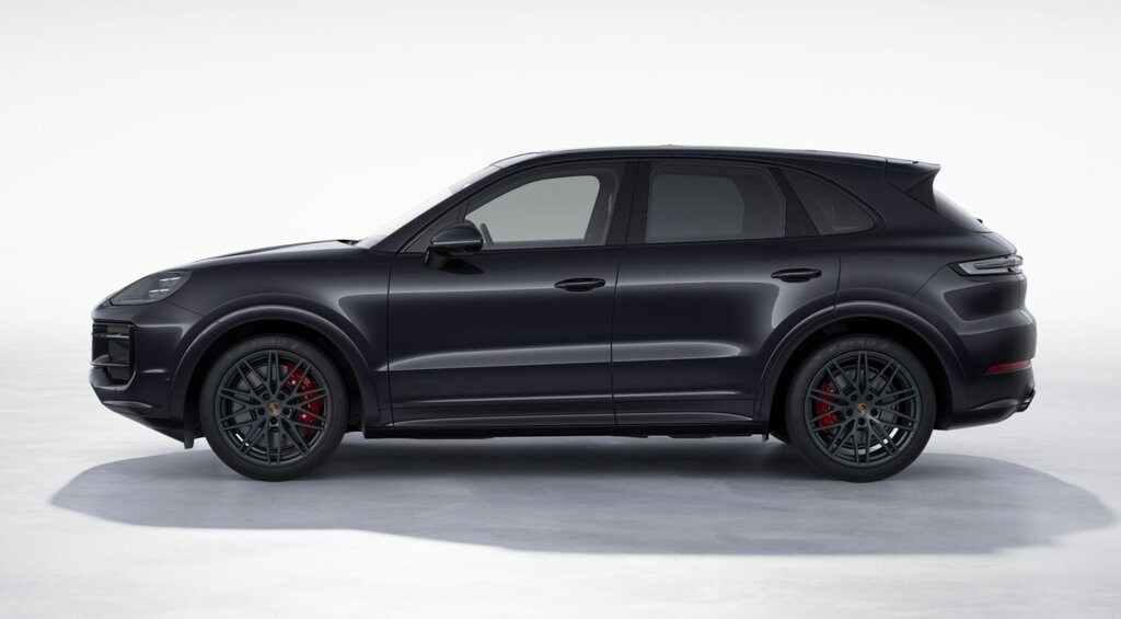 2026 Porsche Cayenne GTS photo 2
