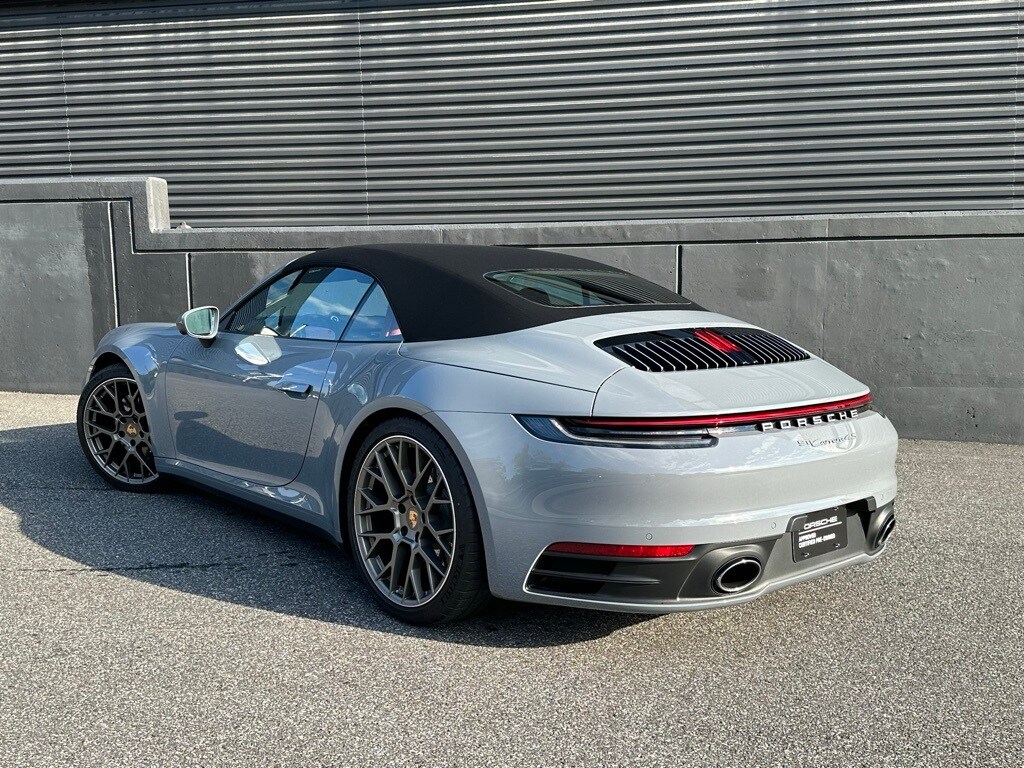 2023 Porsche 911 4 GTS Cabriolet photo 3