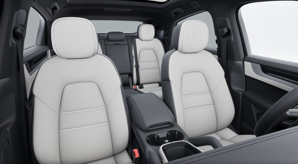 2026 Porsche Cayenne Coupe photo 4