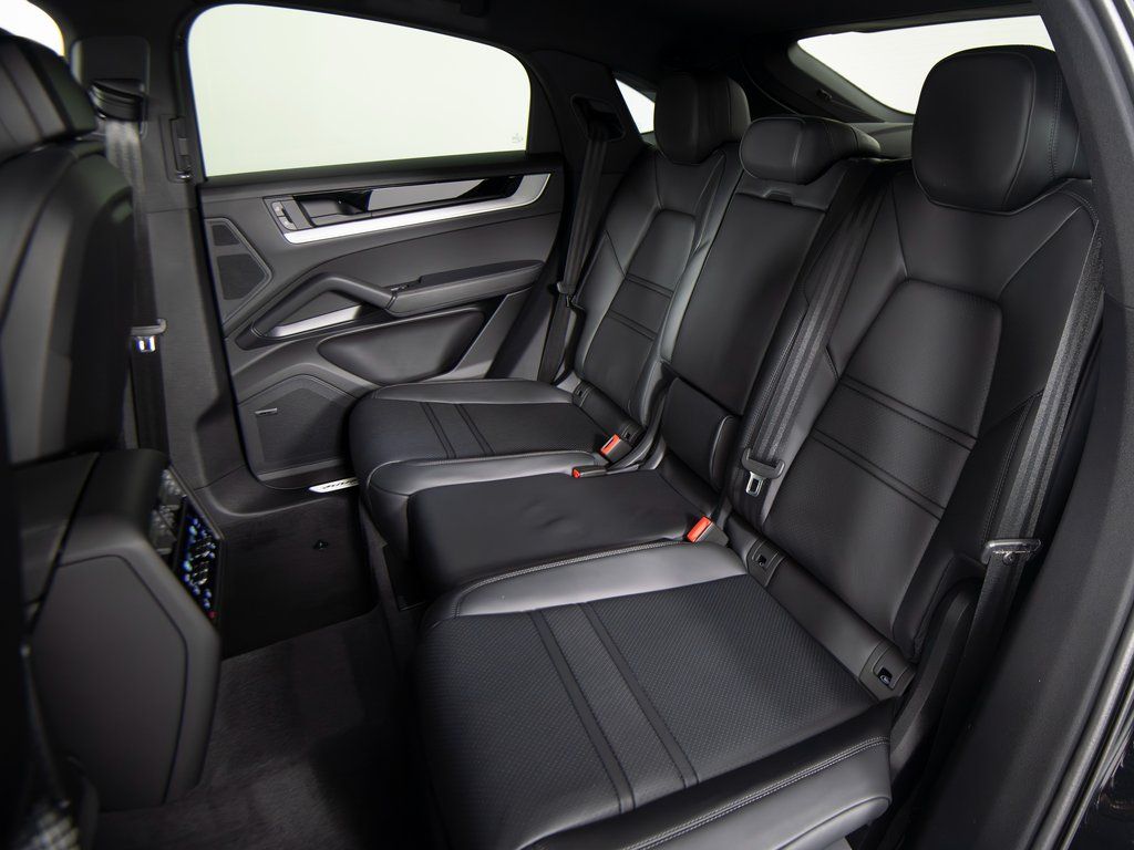 2026 Porsche Cayenne Coup E-Hybrid - Photo 30