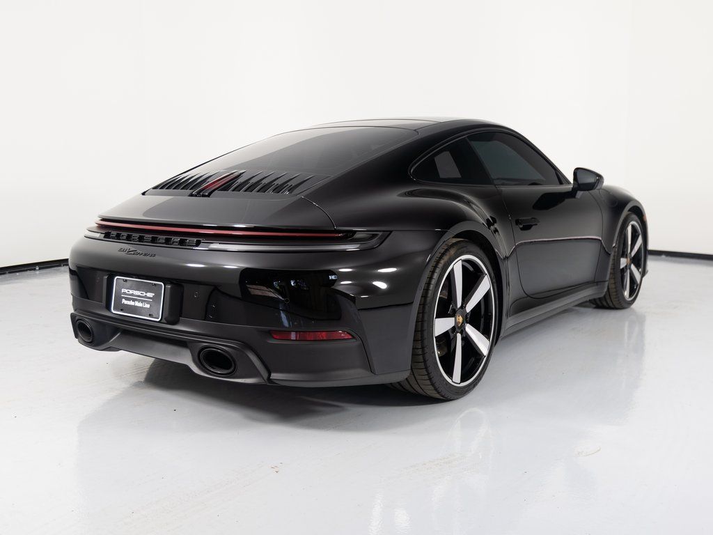 2025 Porsche 911 - Photo 7