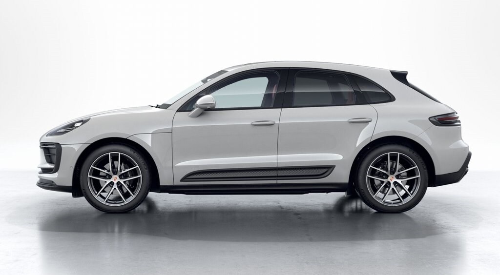 2026 Porsche Macan T photo 2