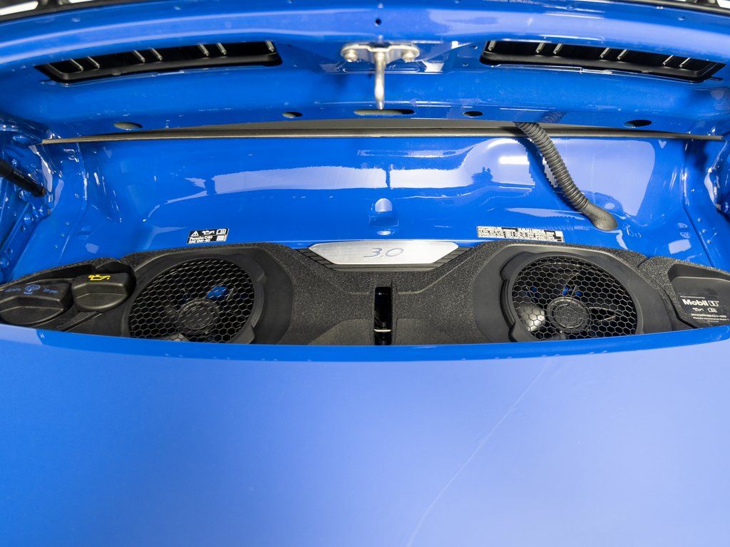 2025 Porsche 911 - Photo 18