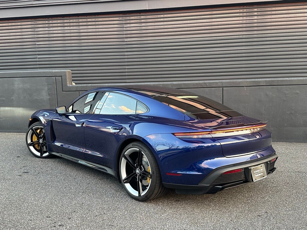 2020 Porsche Taycan Turbo photo 3