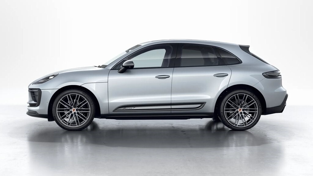 2026 Porsche Macan T photo 2