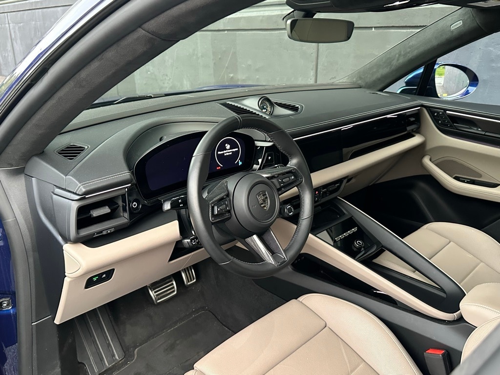2024 Porsche Macan Electric Turbo photo 4