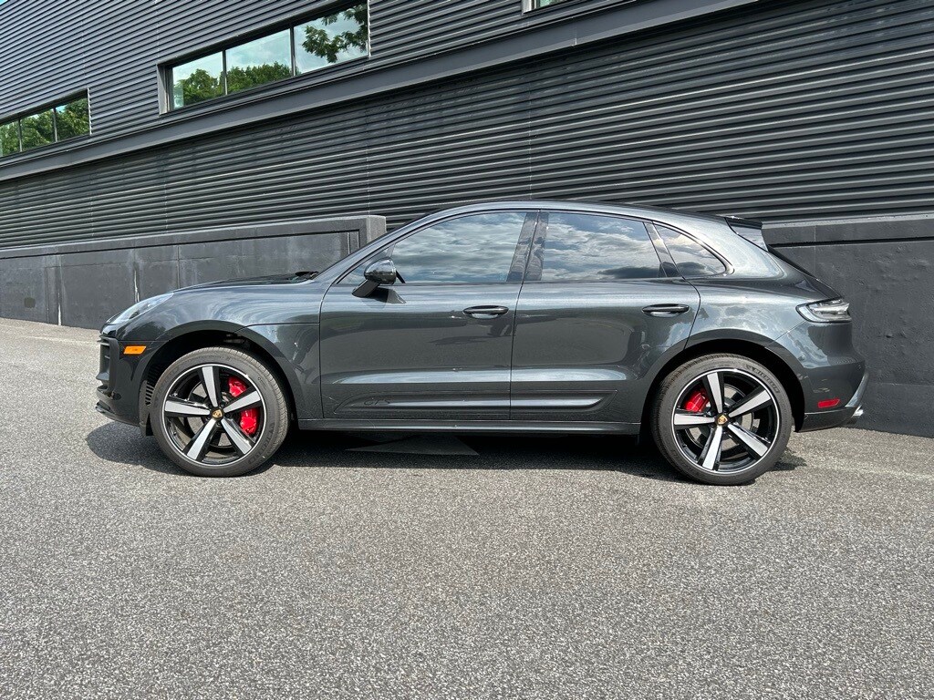 2024 Porsche Macan GTS photo 2