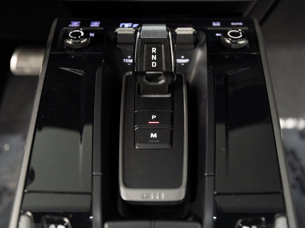 2025 Porsche 911 - Photo 19