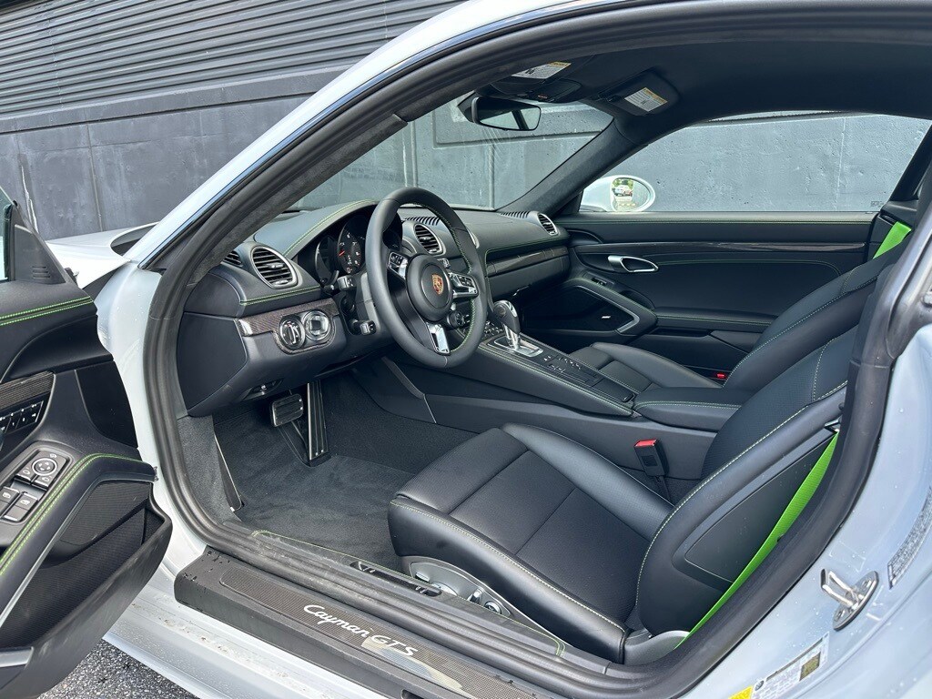 2025 Porsche Cayman GTS 4.0 photo 4