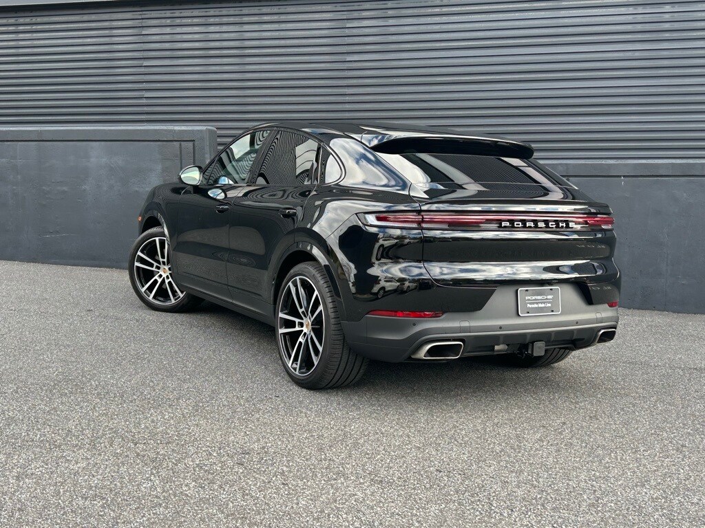 2025 Porsche Cayenne Coupe photo 3