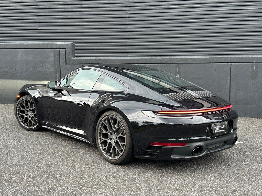 2024 Porsche 911 T photo 3