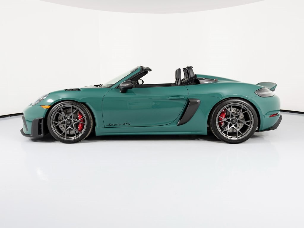 2024 Porsche Boxster Spyder photo 2